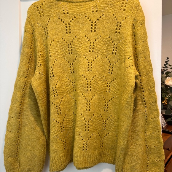 GAP eyelet sweater in mustard yellow XL in great condition - Picture 4 of 4